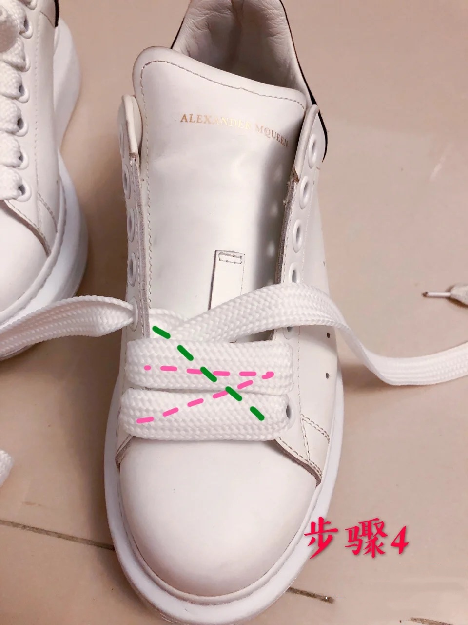 麦昆小白鞋鞋带怎么系教程慢动作,麦昆小白鞋鞋带系法慢动作