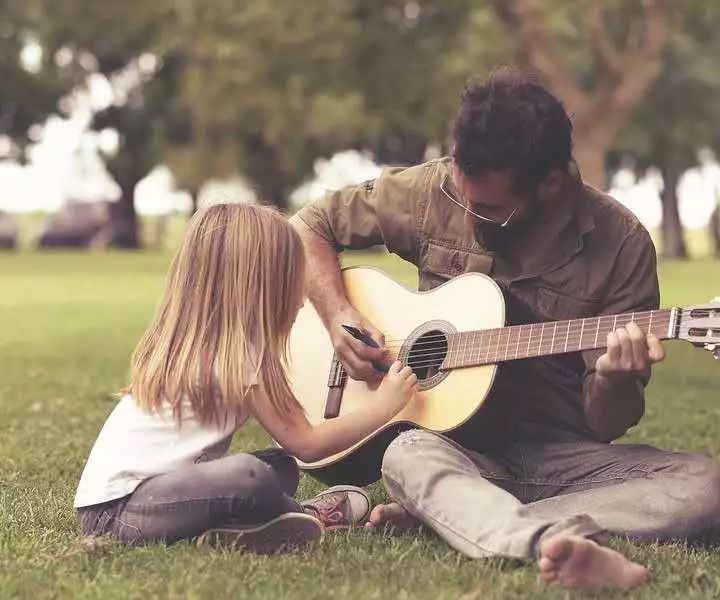 幼儿园孩子比赛失败老师如何安慰,孩子参加比赛没得奖怎么安慰