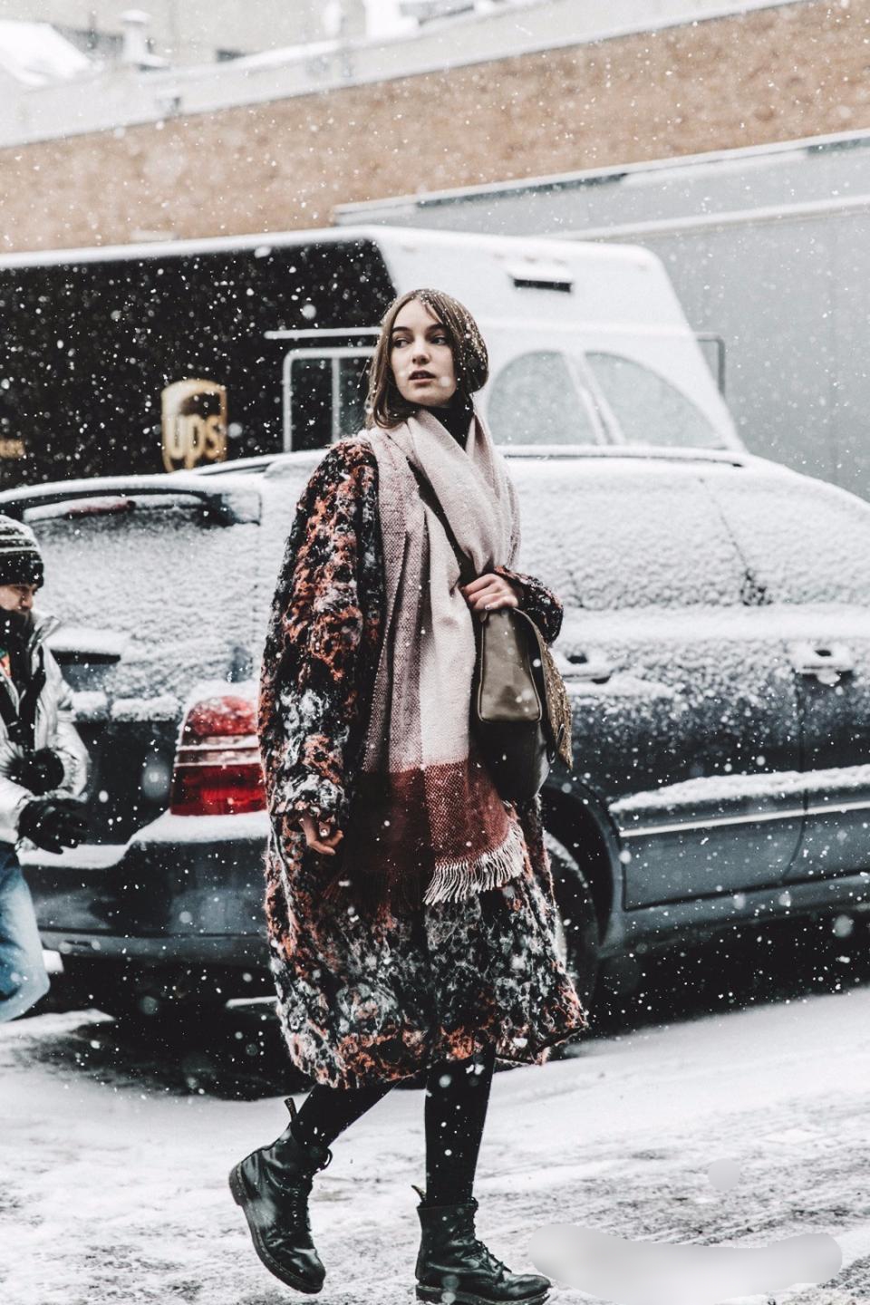 马丁靴怎么穿才能穿出存在感,哪些品牌马丁靴比较好搭配