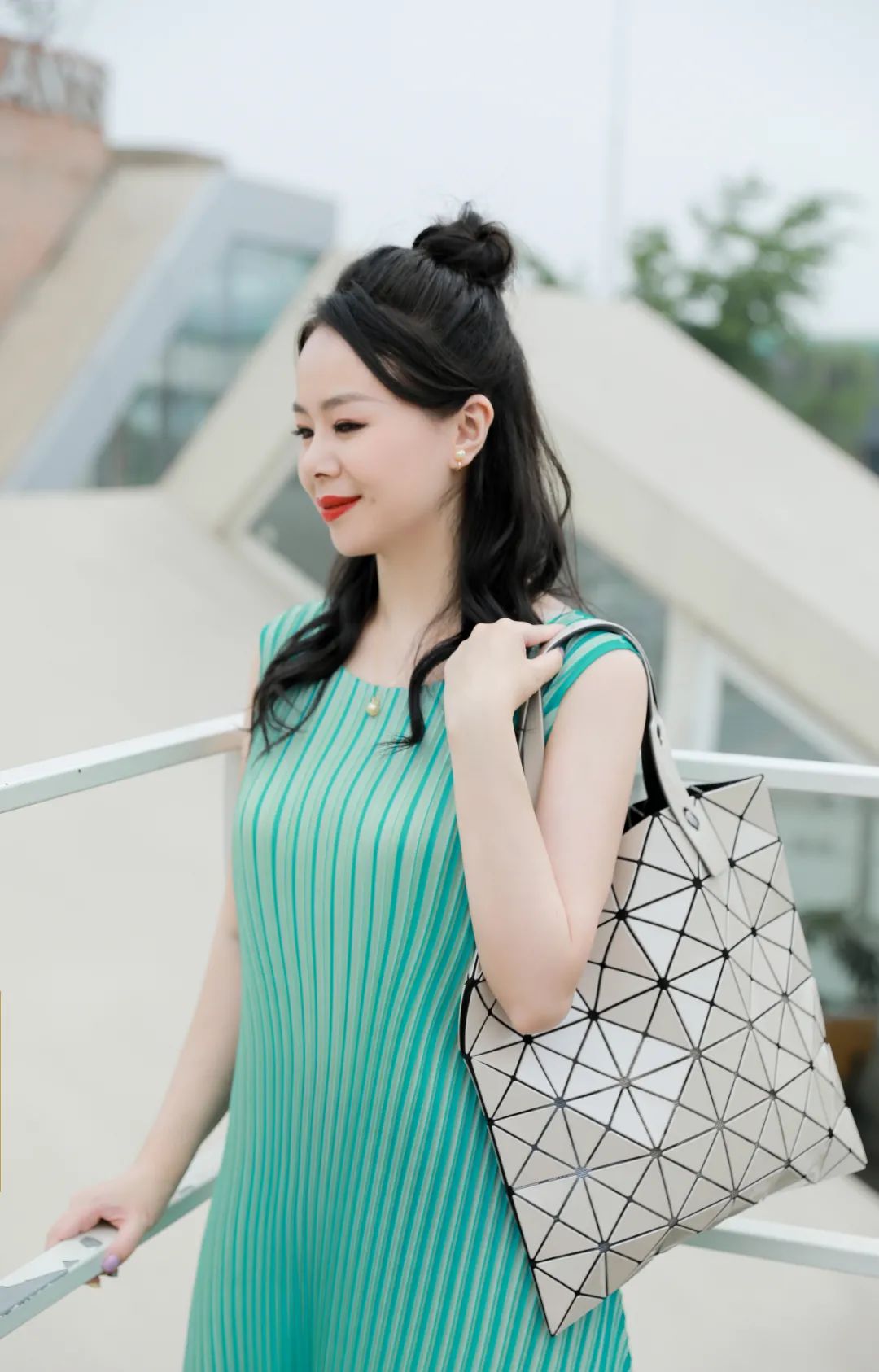 初入职场质感包包推荐,三宅一生包包属于什么档次的包包