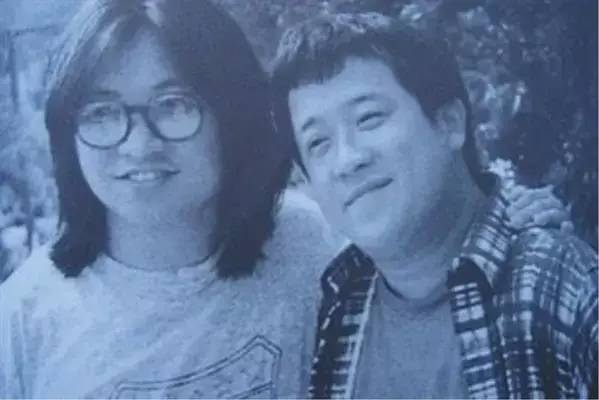 曾志伟妻子去世，引出一段港片江湖父子隐秘往事