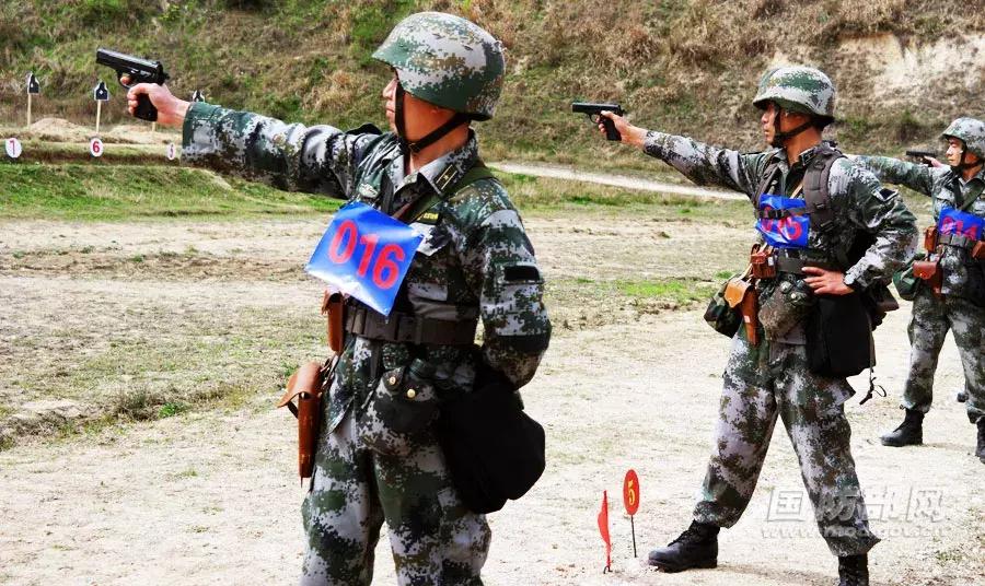 没有瞄准镜的狙击枪怎么打,瞄准器在枪上怎么能准确打中目标