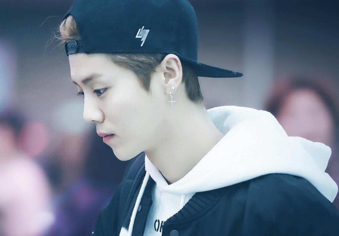 鹿晗打球扣篮,鹿晗虽然不高但是打篮球超帅