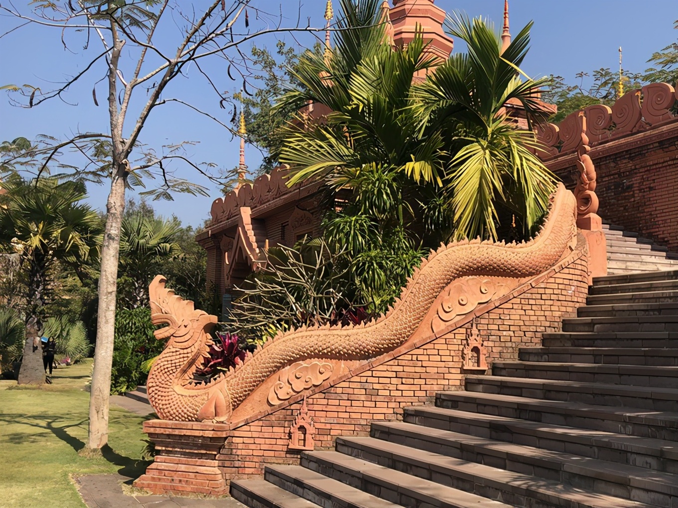 西双版纳是佛教发源地吗,西双版纳的佛教和中国佛教的相同