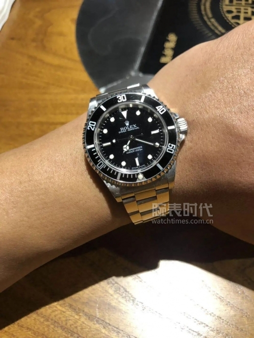 网友晒自己微信好友数量,网友晒1300手表