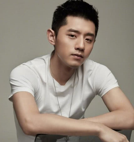 张继科空降聊天室，自爆不过情人节，疑似与景甜分手