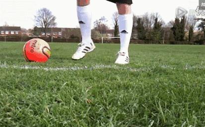 足球基本功运球训练,足球界外球变向规则视频