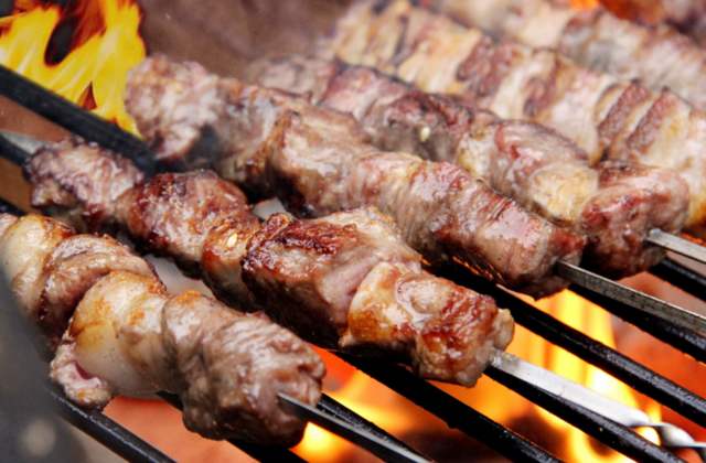 夜市摆摊卖什么好吃又赚钱,夜市摆摊小吃什么最好卖利润高