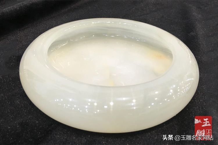 阿富汗玉和汉白玉摆件,阿富汗玉摆件有收藏价值吗