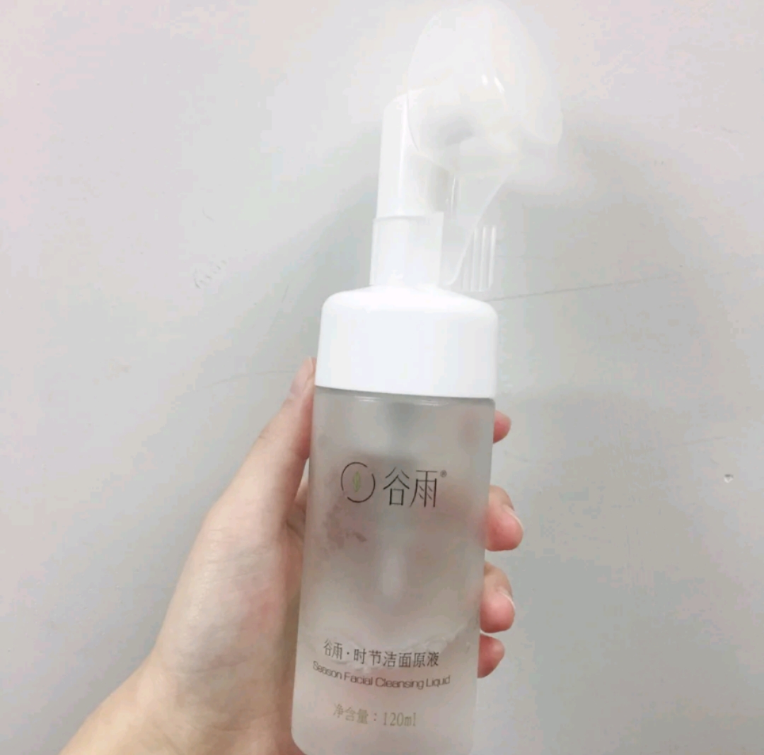 肌肤补水洗面奶,毛孔粗大用补水保湿的洁面乳好吗