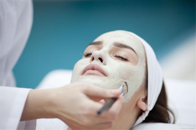 脸部过敏发红发痒怎么查过敏源,春季过敏脸部发红发痒怎么回事