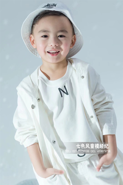 冬日里的暖阳武汉儿童模特比拉力出镜企业宣传片