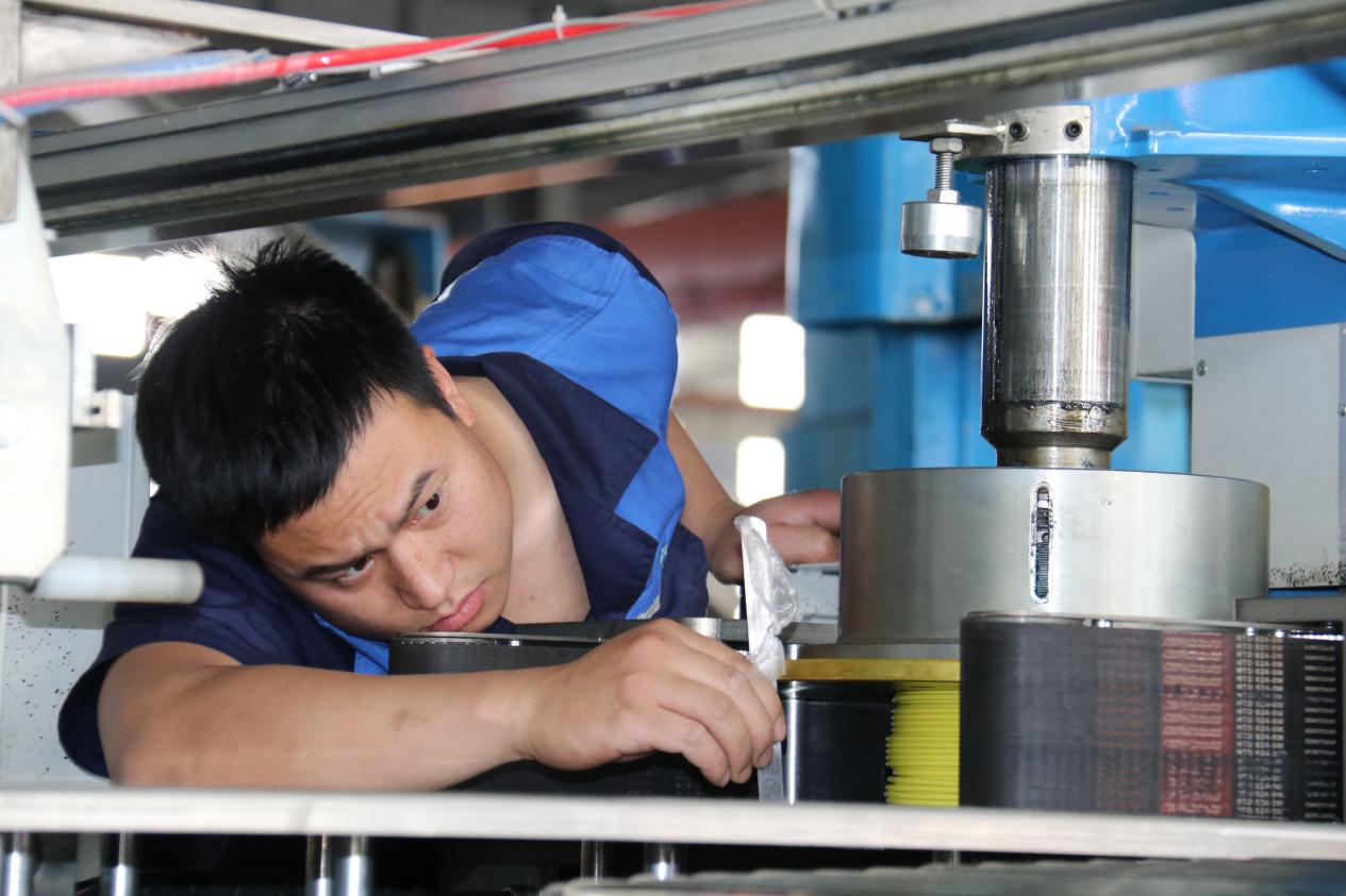 爱岗敬业在平凡的岗位上,敬业才能在平凡中发光