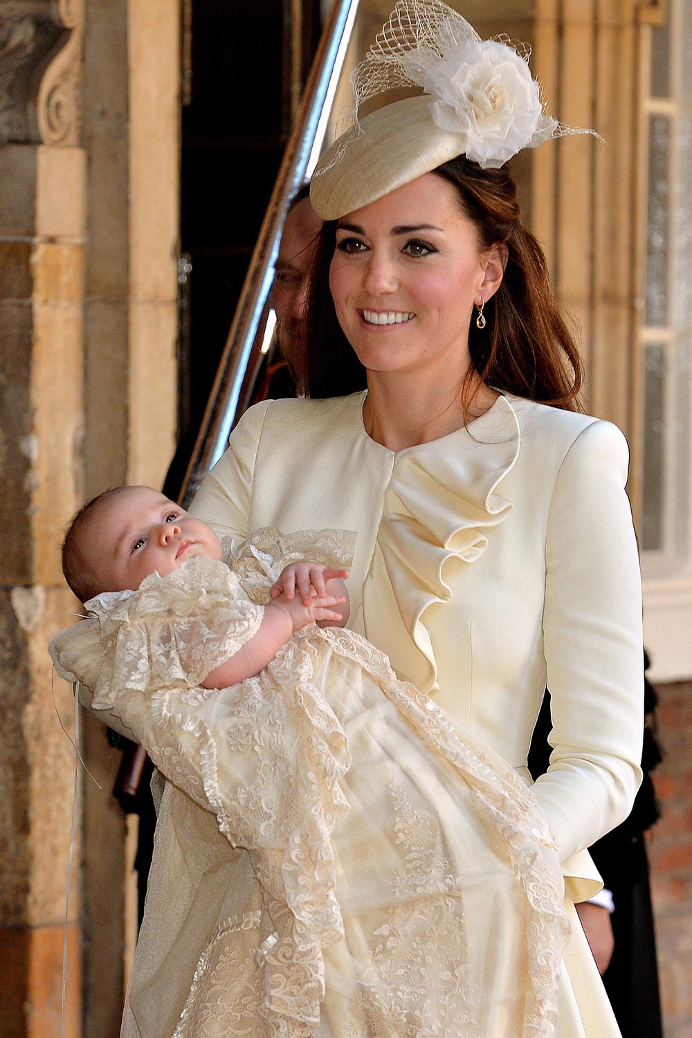 凯特王妃戴戴安娜王妃头饰,凯特王妃戴的是什么头饰