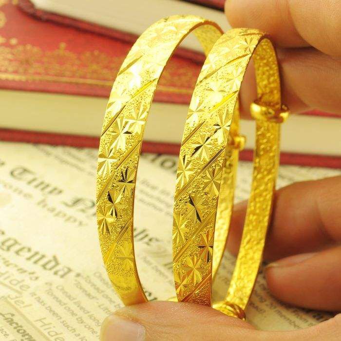 如何选择黄金手镯款式,黄金手镯怎么选自己适合的