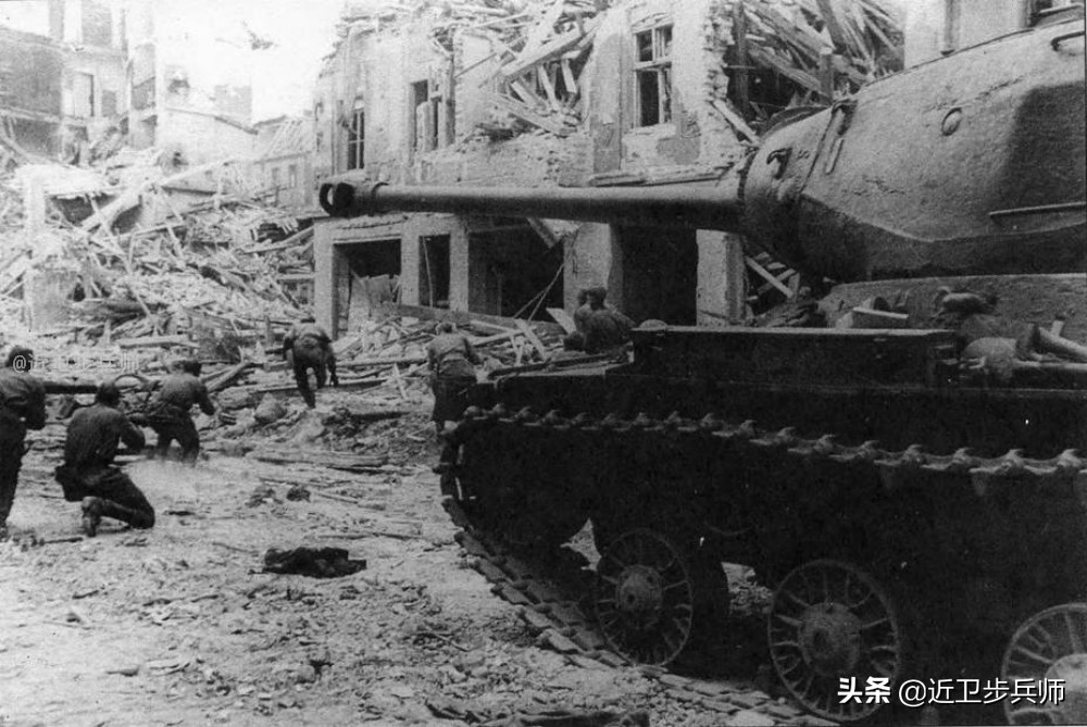 苏军重炮平射,斯大林格勒保卫战苏军两千门火炮