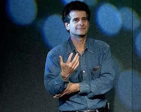 他一个发明救了10亿人，拒绝乔布斯4个亿，可他其实更贪心