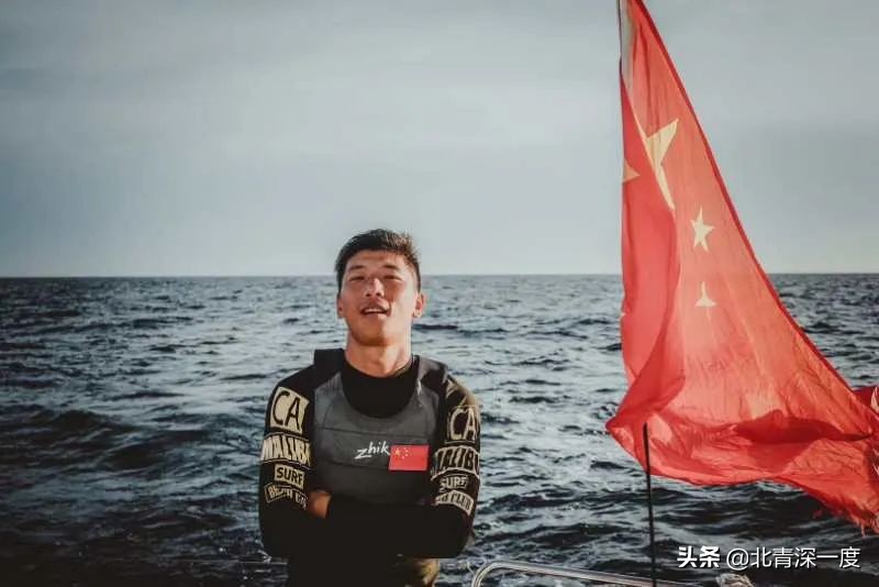 卖房航海、穿越雷暴、五十天未上岸：船长韩啸和他的圆梦之旅