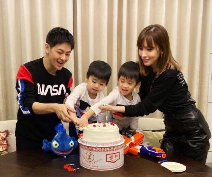 泫雅锁骨埋钉,泫雅晒打锁骨钉