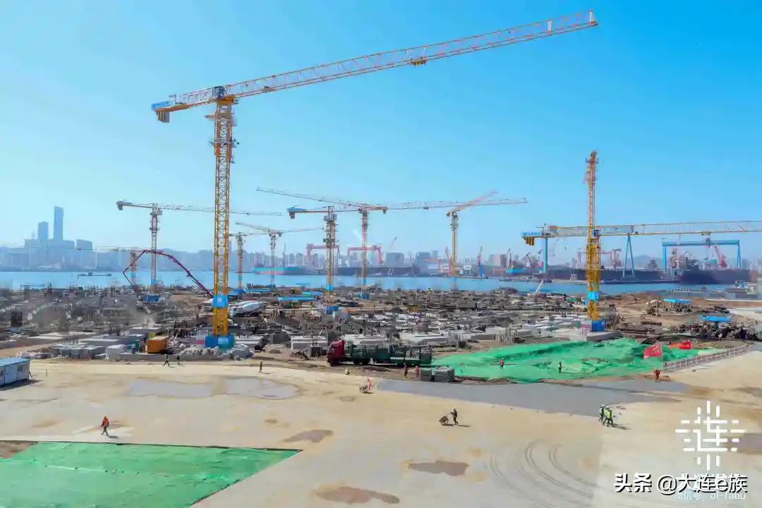 大连专业足球场,大连梭鱼湾专业足球场