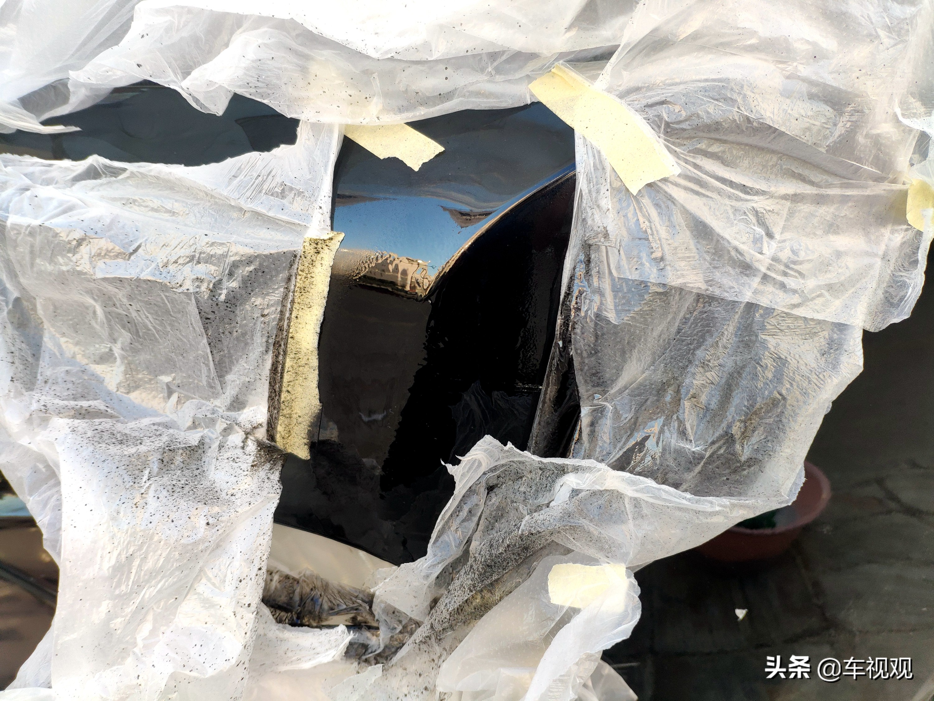 刮蹭车漆修补喷漆流程,黑车漆被刮怎么用自喷漆修复