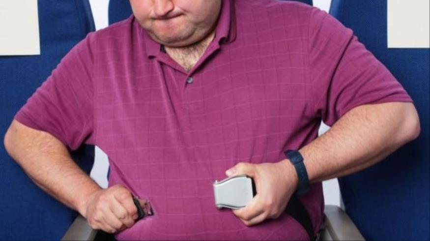 坐飞机可以带几个包进经济舱,胖子坐飞机有影响吗