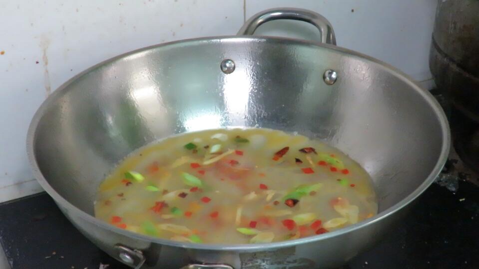 粉条用冷水泡好还是开水好,粉条用开水还是温水泡