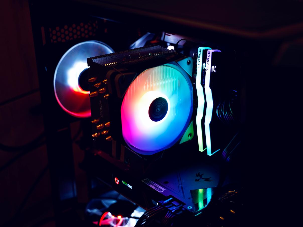 超频三东海x7能压住5600x吗,超频三东海x7测评