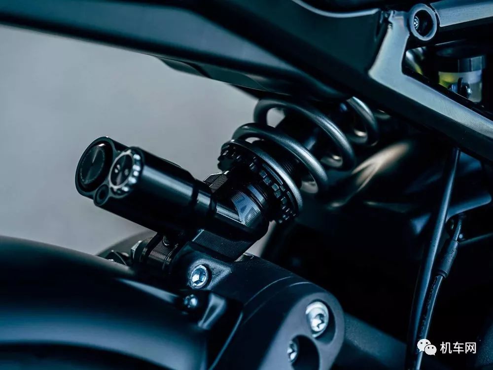 哈雷很拉风,哈雷摩托车真拉风视频