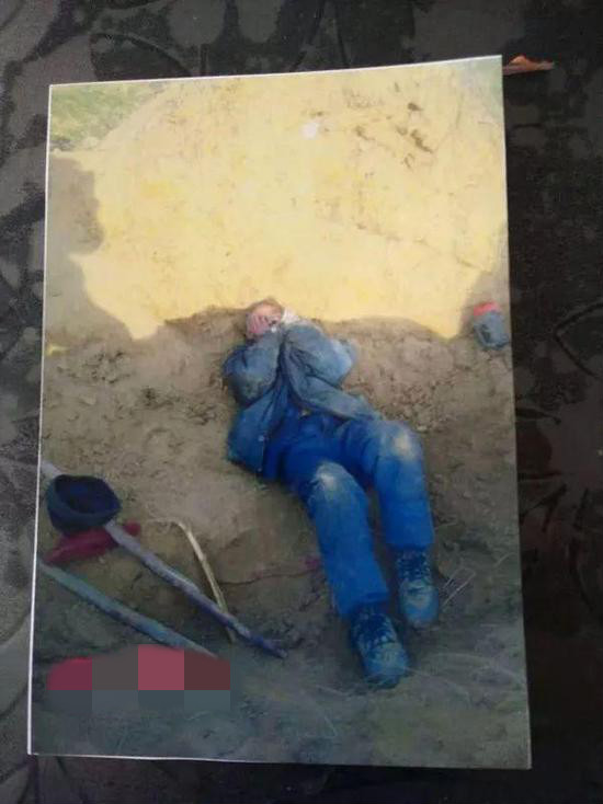 父母坟墓屡次被挖,父母坟墓被挖三次后续