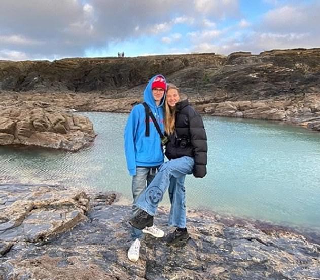 小贝17岁二儿子和女友撒狗粮!超模脸媲美贝嫂,小贝儿子都早恋?