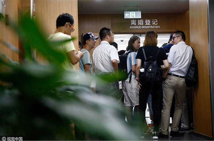 民政局什么时候能办理离婚证,去民政局办理离婚证有哪些步骤