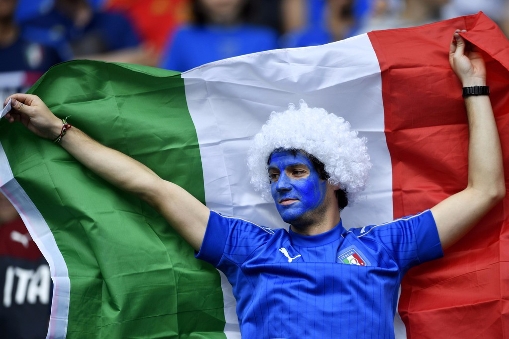 回顾欧洲足坛近几年暴力事件,回顾欧洲足坛近年暴力事件