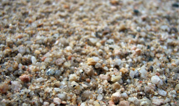 沙漠里的沙子属于矿产资源吗,沙漠里的沙子能造玻璃吗