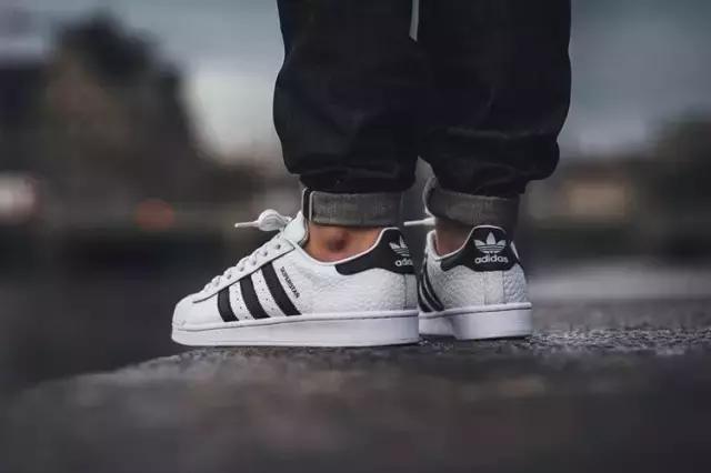 淘宝上很便宜的大牌鞋,几百块就能买到的鞋