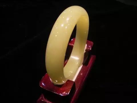 和田玉知识什么是水线,你知道和田玉的油性是怎么来的吗