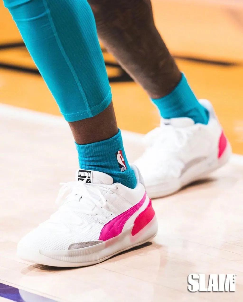 aj黄蜂队配色,nba球员上脚aj11红色