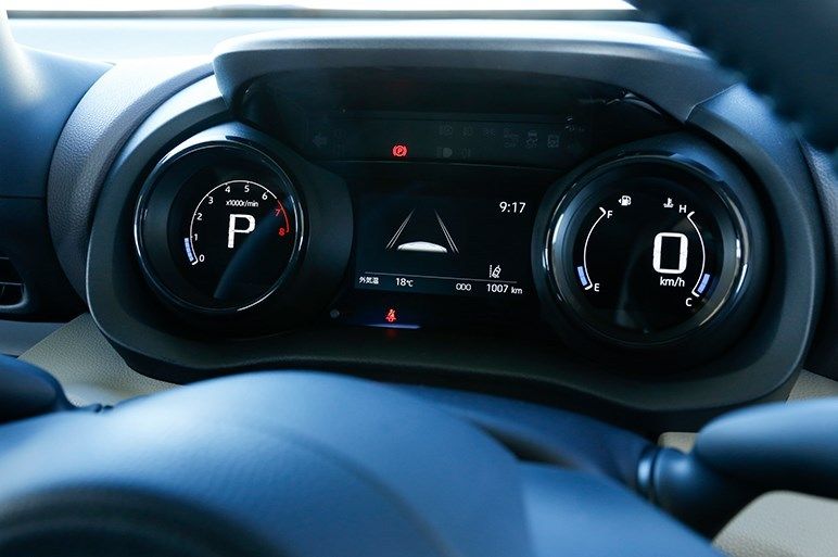 丰田雅力士2011款1.6g自动炫动版,全新丰田雅力士gr