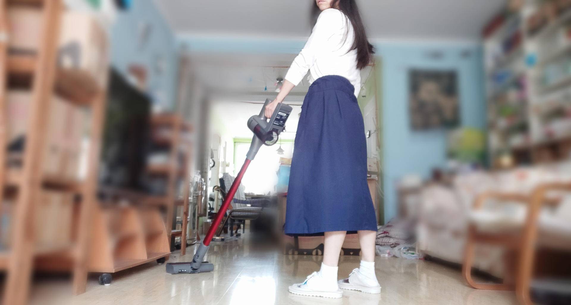 一人轻松扫全屋,娇小女生最爱用?顺造轻量手持吸尘器L1体验