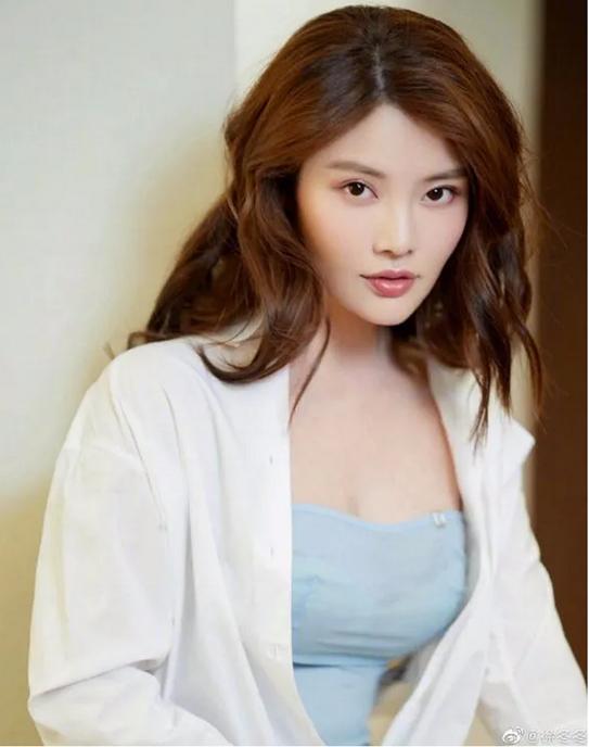 靠身材出道的两字女星,靠身材火的女星