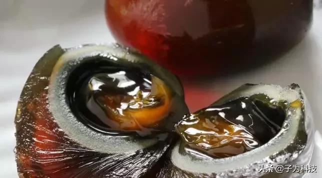 在国外卖皮蛋和咸鸭蛋被抓？歪果警方：不适合人类食用…