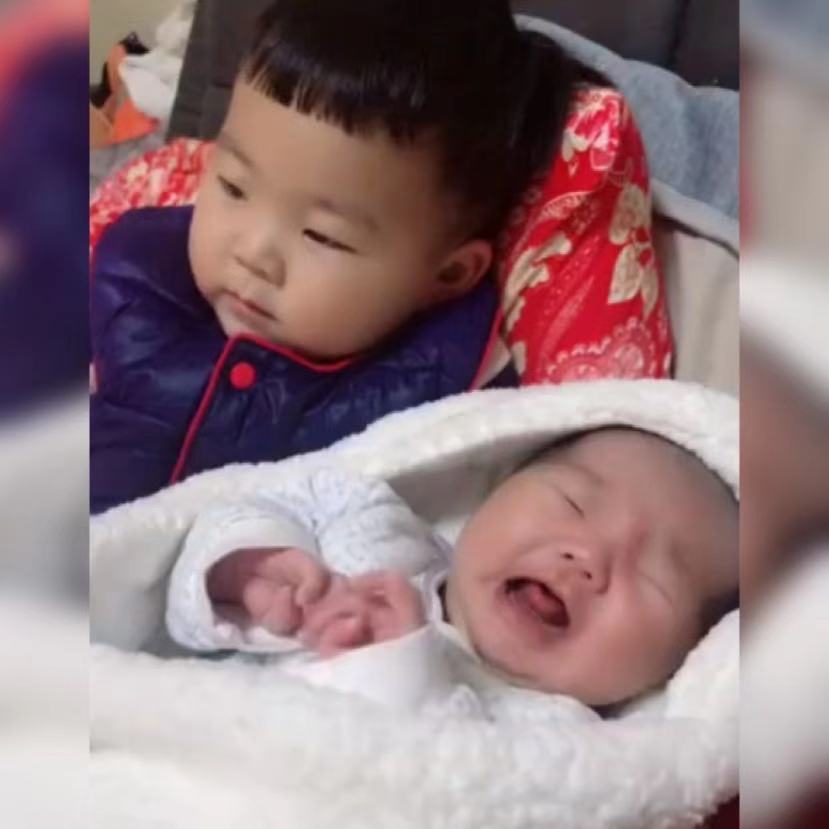 超有爱哥哥哄妹妹,超有爱哥哥