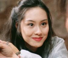 吴谨言迪丽热巴对比惨烈,热巴年纪更小却因这个bug显老10岁?