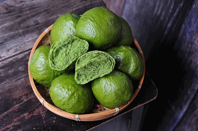 这菜农村到处都是,人称“百草之王”,4月最鲜嫩,做馒头特香!