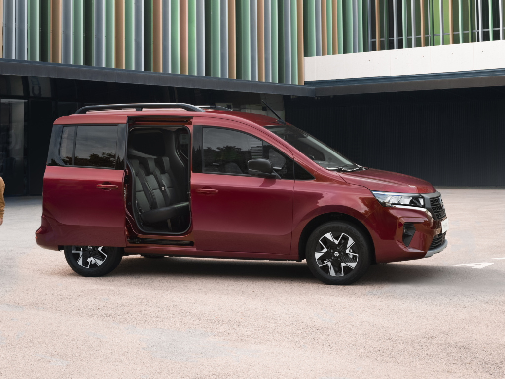 五菱宏光2020款拉货,五菱宏光可以拉货拉人吗