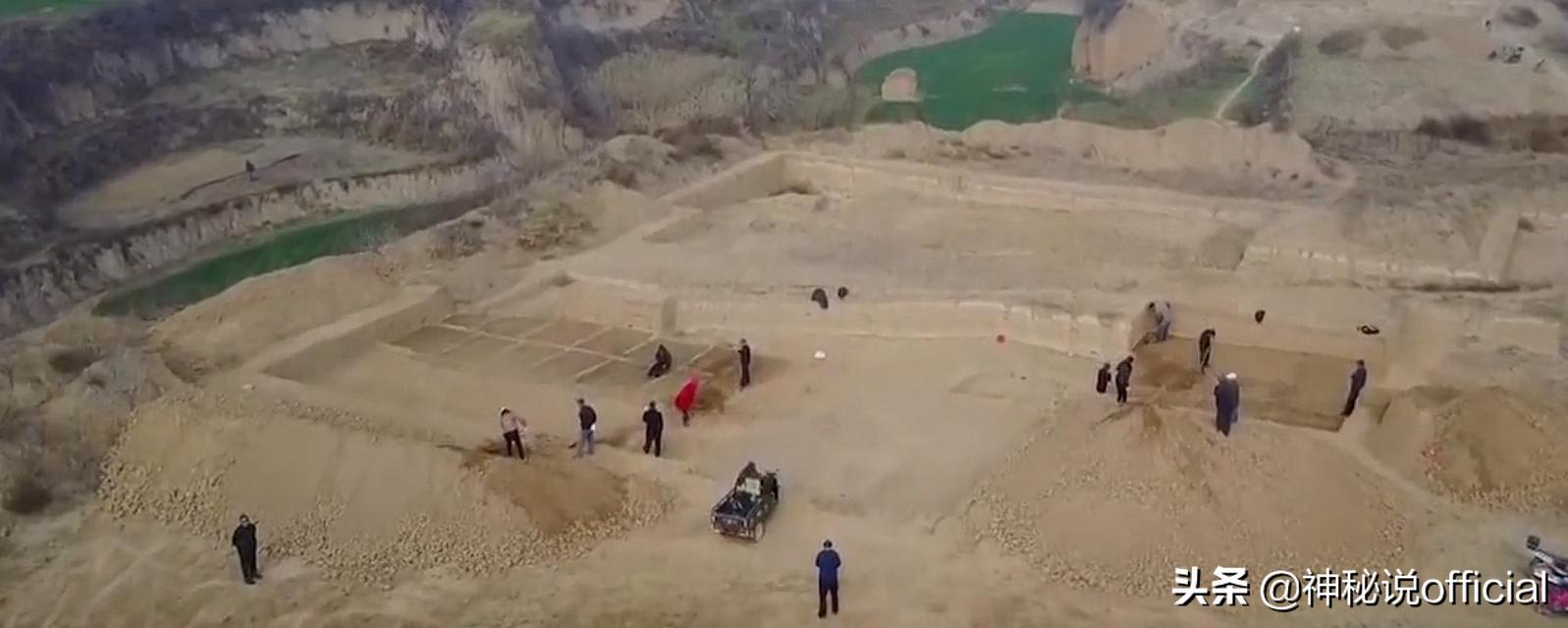 考古挖掘石器时代古墓,史前古墓出土文物