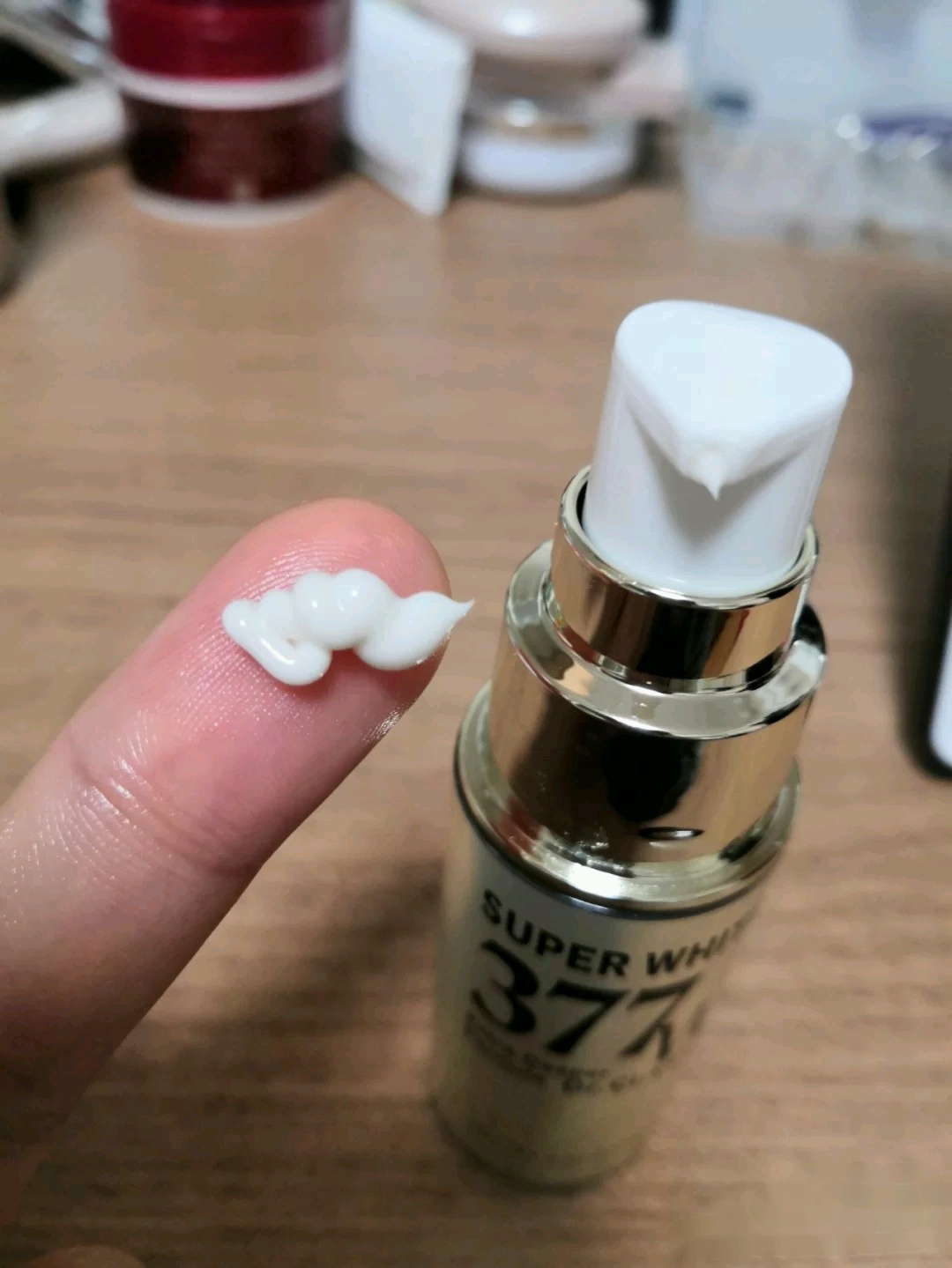 想美白用水乳还是精华,想美白用什么大牌水乳