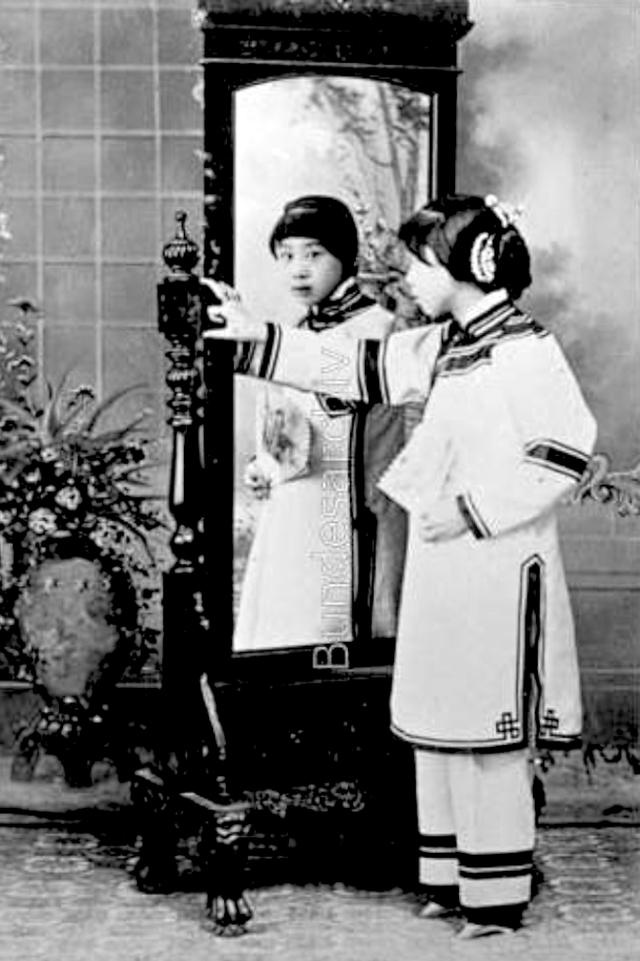 三分钟了解什么是真正的“三寸金莲”