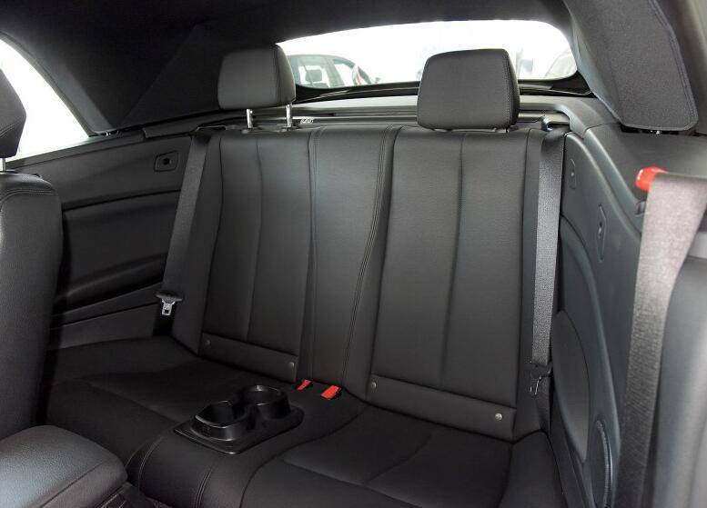 宝马2系敞篷车值不值得买代步,11万公里的宝马2系敞篷值得入手吗