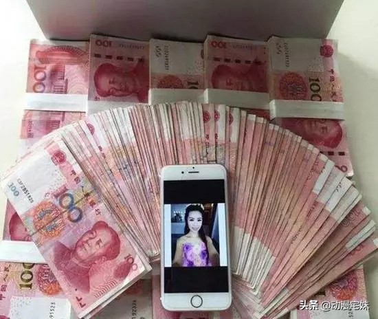 微商装逼搞笑视频,微商借豪车装逼出事故